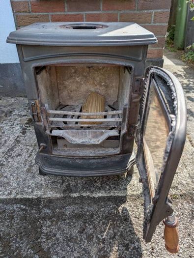 Iron Solid Fuel Stove