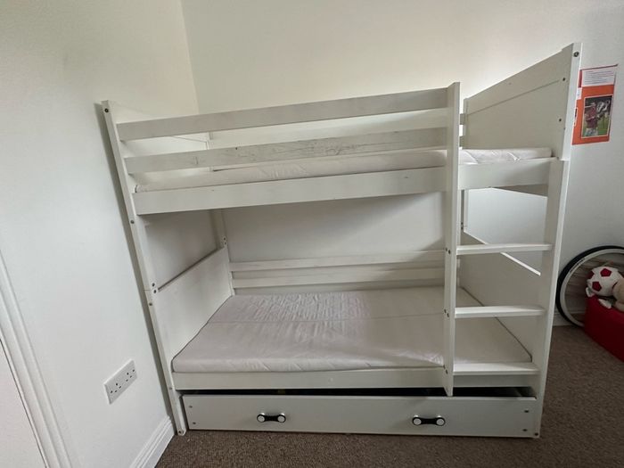 Kids bunk bed / 2 single beds