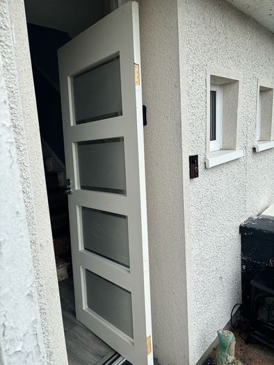 doors with handles no keys