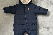H&amp;M Padded all-in-one suit / snowsuit 2-4 months