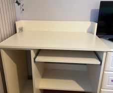 Computer desk