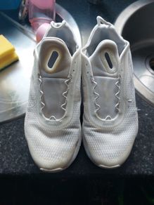white nike air max 2090