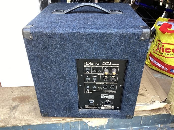 Roland Active Powered Subwoofer 200 Watts Speaker with inbuilt Amp in Excellent Condition.