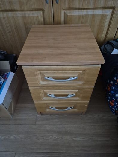 Chest of drawers