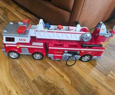 PAW Patrol Playset Lights & Sounds Ultimate Fire Truck