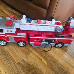 PAW Patrol Playset Lights & Sounds Ultimate Fire Truck