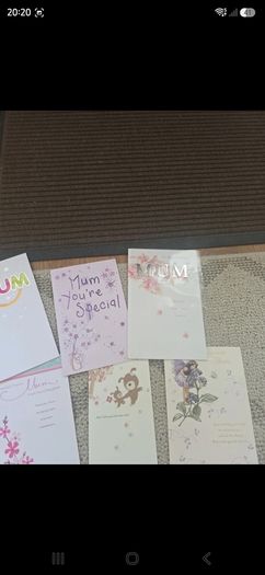 Bundle of 25 birthday cards for Mums.   No envelopes with them.