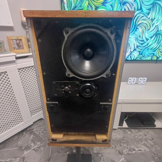 VINTAGE Gold Bowers and Wilkins DM2 Transmission Line Speakers with the iconic Coles 4001G super-tweeter