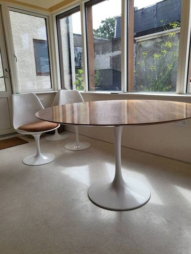 Saarinen Replica Tulip Dining Table