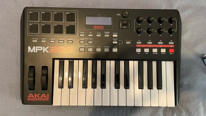 Akai Professional Mpk 225