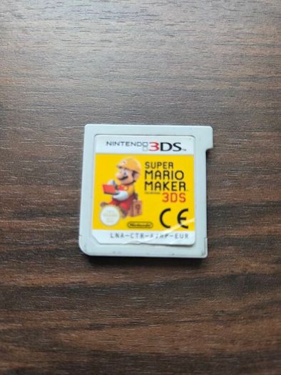 Nintendo 3DS in metallic red