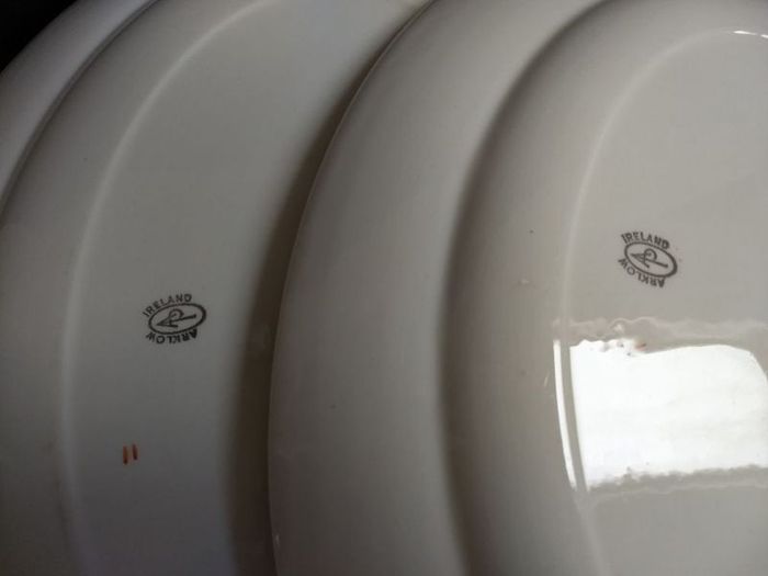 Beautiful Set of Two Vintage Graduated Platters by Arklow Pottery