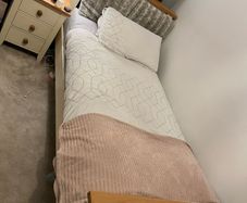 Oak frame single bed