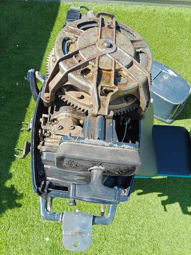 YAMAHA 40HP 2 Stroke Marine Outboard engine - Long Shaft