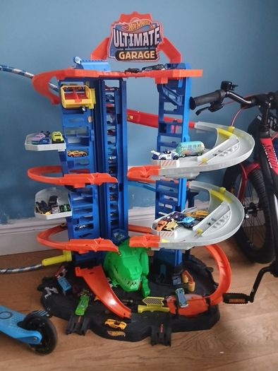 Hot Wheels Monster Garage