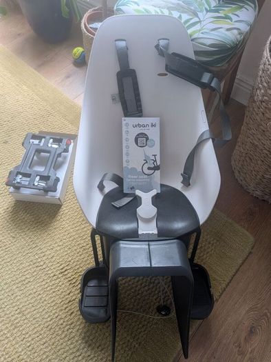 Child rear seat
