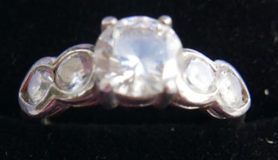 Vintage Sterling Silver Round-cut CZ Engagement Ring Size P - 3,90g