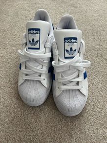 Adidas superstars