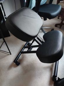 Kneeling chair