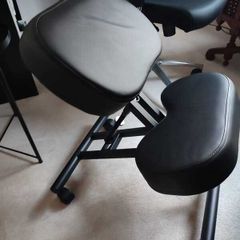 Kneeling chair