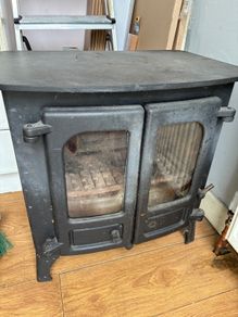 Cast iron stove