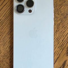 iPhone 15 Pro Max 256GB White - Looks Like New