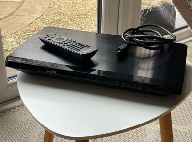 Philips BDP3490M 3D Blu-ray & DVD Player with Remote & HDMI Cable