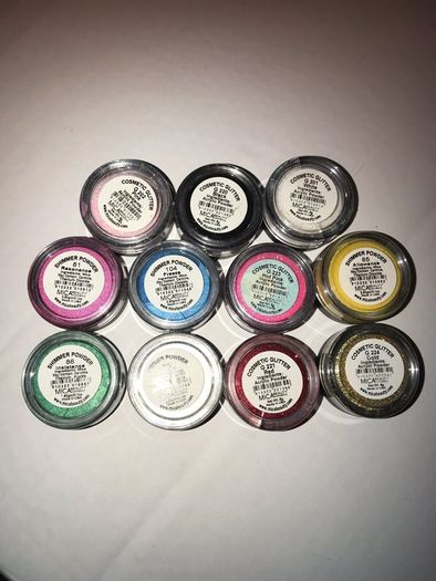 Eye glitters and shimmers