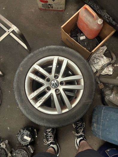 Golf 16 inch alloys
