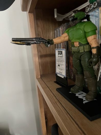 2 Doom Slayer glow in the dark Action Figures