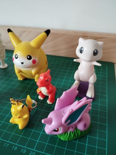 Vintage Pokemon Figures & Pokeballs (90s)