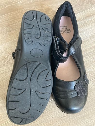Dunnes school shoes, uk 4