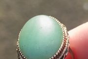 Large 9 Carat Gold Cabochon Jade Ring