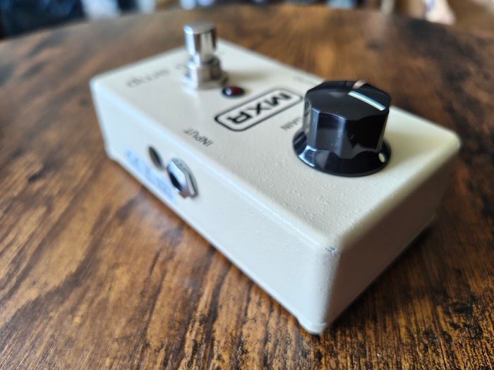MXR Micro Amp (M133)
