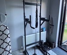 Pull up gym bar