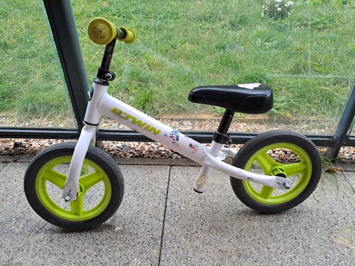 Kids balance bike