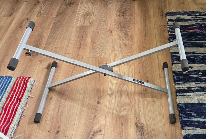 K&M Keyboard Stand - Rock Solid