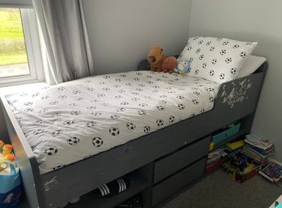 Kids bed for sale