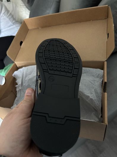 Boys shoes