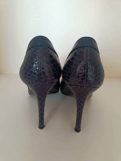 L.K. Bennett London Navy Leather & Croc-Effect Heels - EU 40