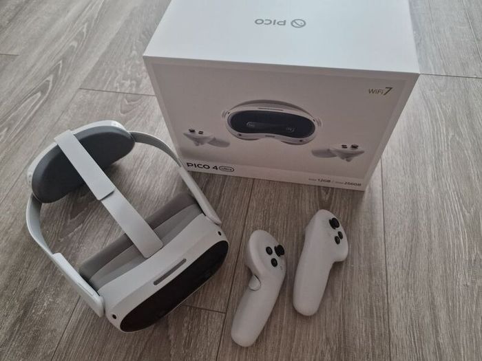 PICO 4 Ultra VR Gaming Headset - 256 GB