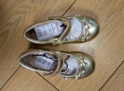 Golden Mary Jane shoes UK 7 / EUR 24