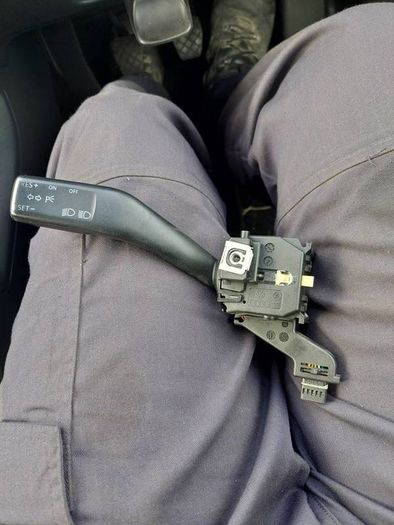 2007 MK5 Golf 1.9Tdi Indicator stalk/cruise control.