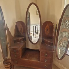 3 mirror dresser/vanity unit