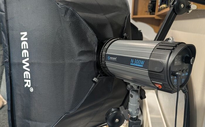 Studio flash Neewer N-300W