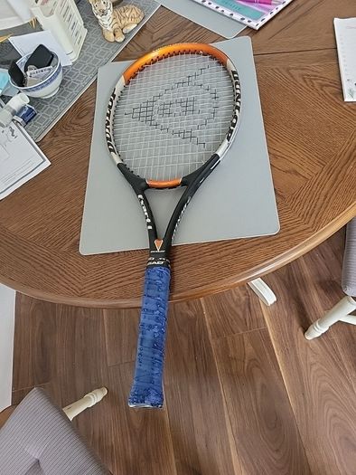 Tennis racket dunlop graphite