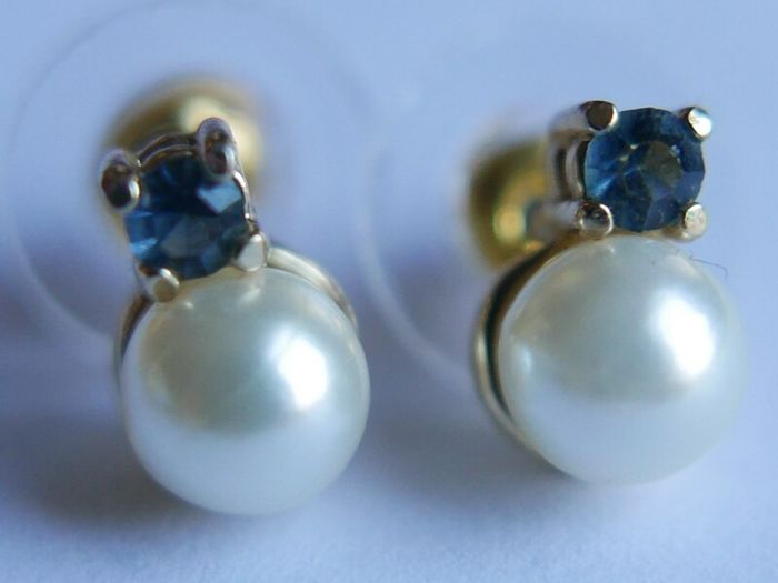 Vintage Pearl & Topaz Stud Earrings in 9ct Yellow Gold Plated