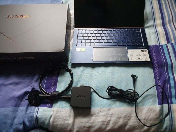Asus Zenbook 13" laptop, not working