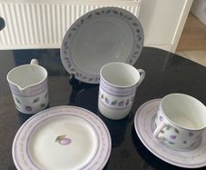 Six piece matching set off M&S berries and leaves breakfast set