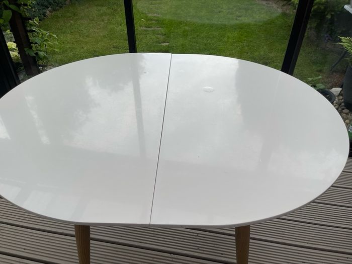extendable dining table